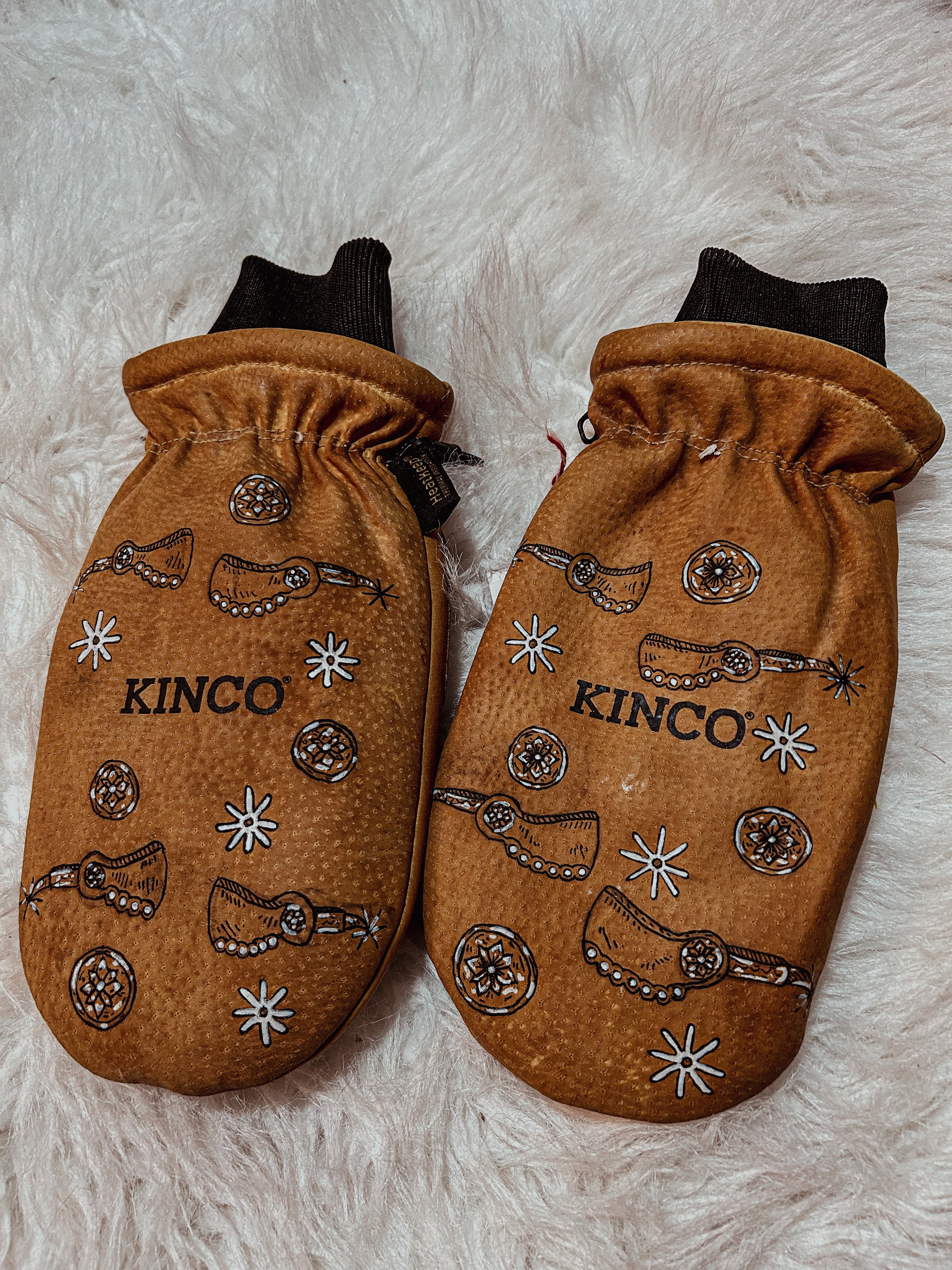 “Spurs are a jinglin’” KINCO mittens